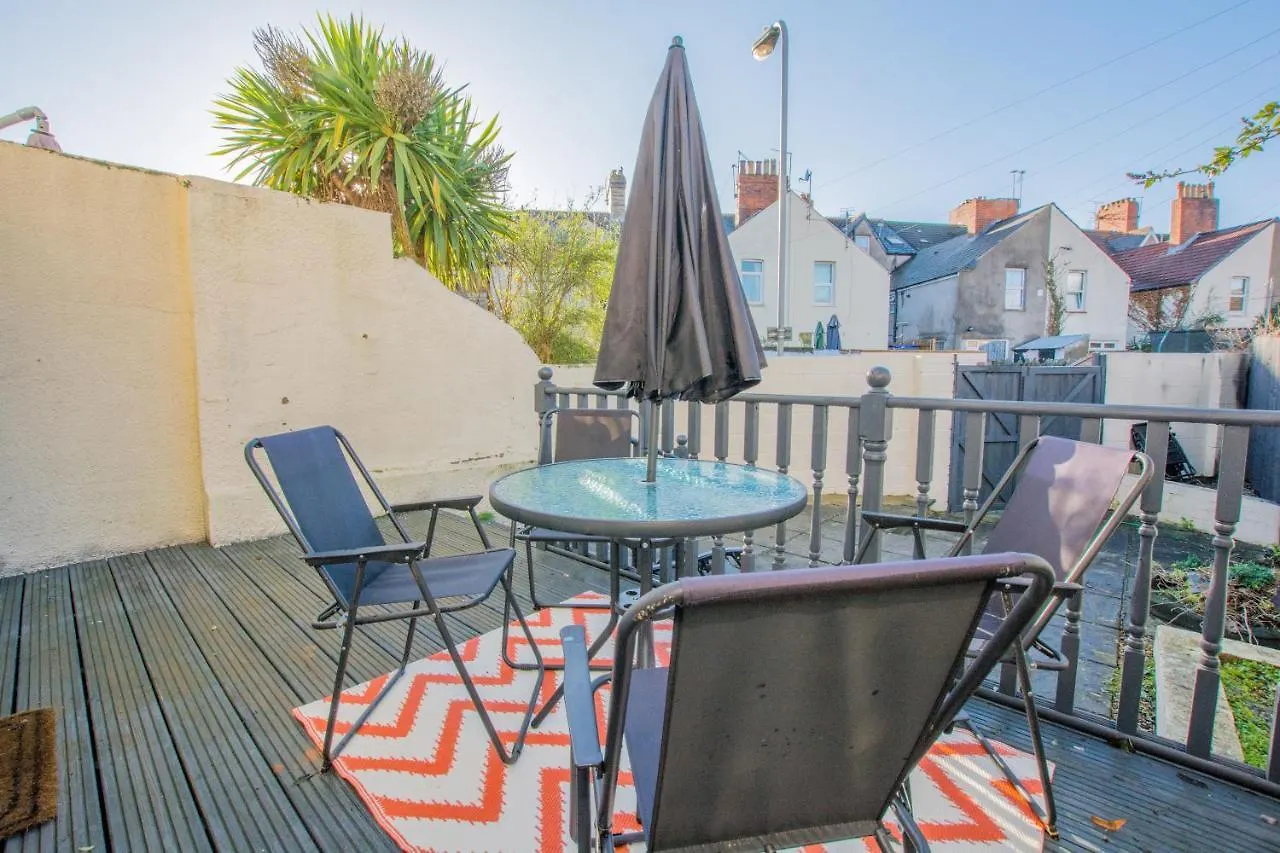 By Lushlets - City Centre Hot Tub Pool Table - Great For Hens Stags & Rugby Groups! Cardiff 0*,  United Kingdom